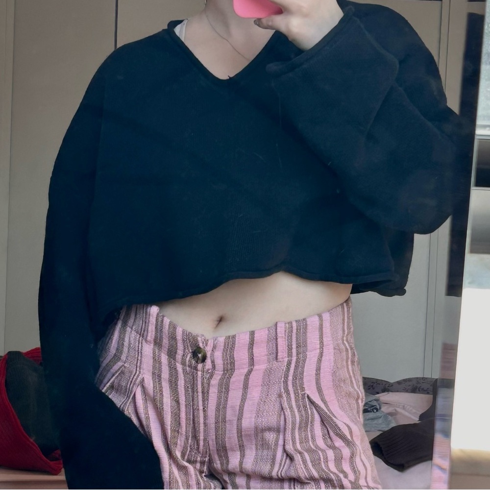 Black cropped sweater - Picture 3 of 3